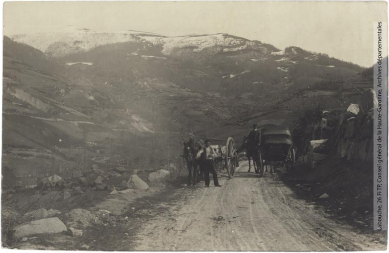 Vallée de l'Aude et environs. [127]. Route de Counozouls et la montagne Rase / photographie Amédée Trantoul (1837-1910). - Toulouse : maison Labouche frères, [entre 1900 et 1910]. - Photographie (1900/1910) - recto